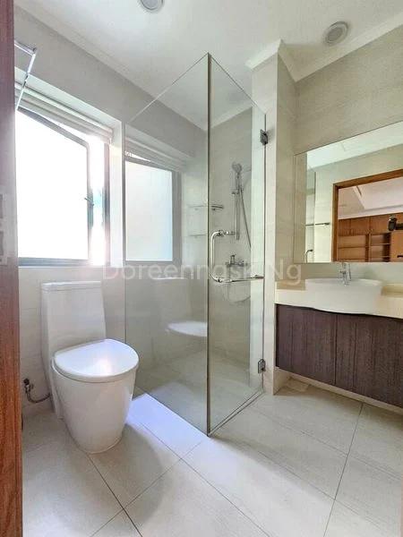 4 Bed Condo for Sale in  Camelot By-the-water - Image 17